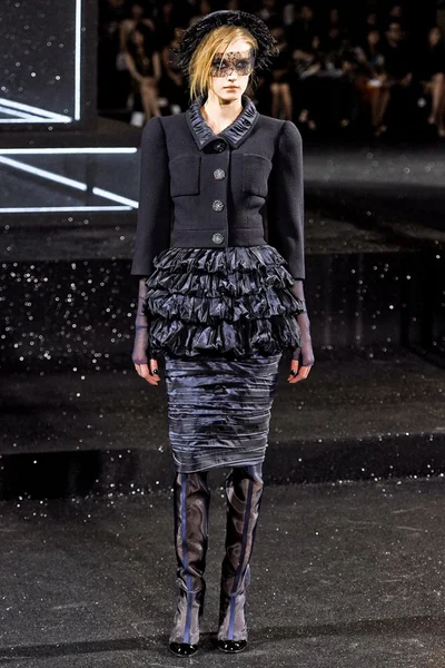 Look 25